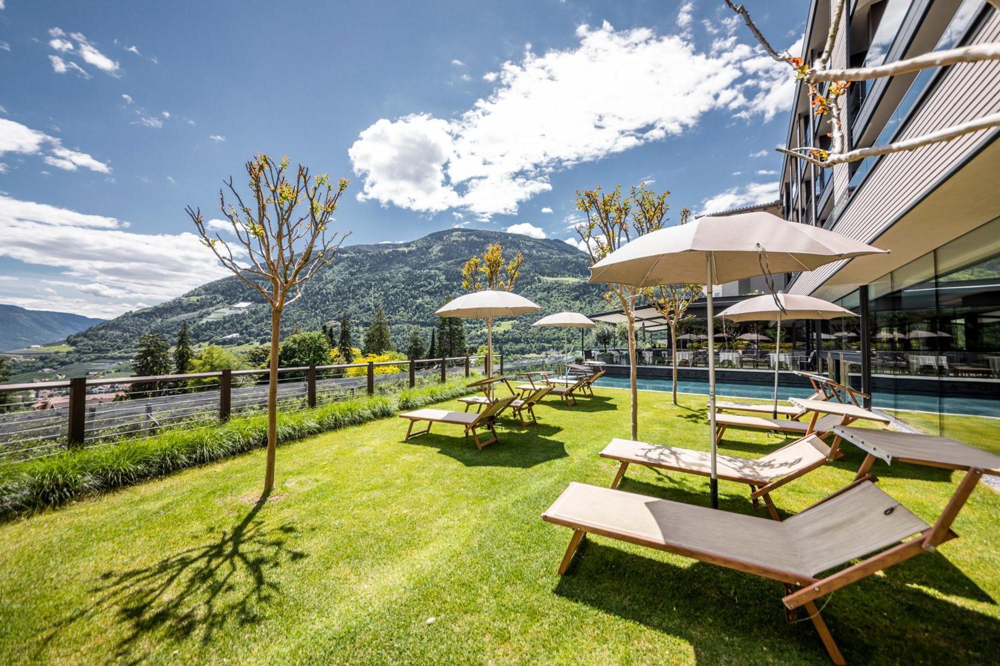 Wellfeeling Hotel AVIDEA Algund Buitenkant foto