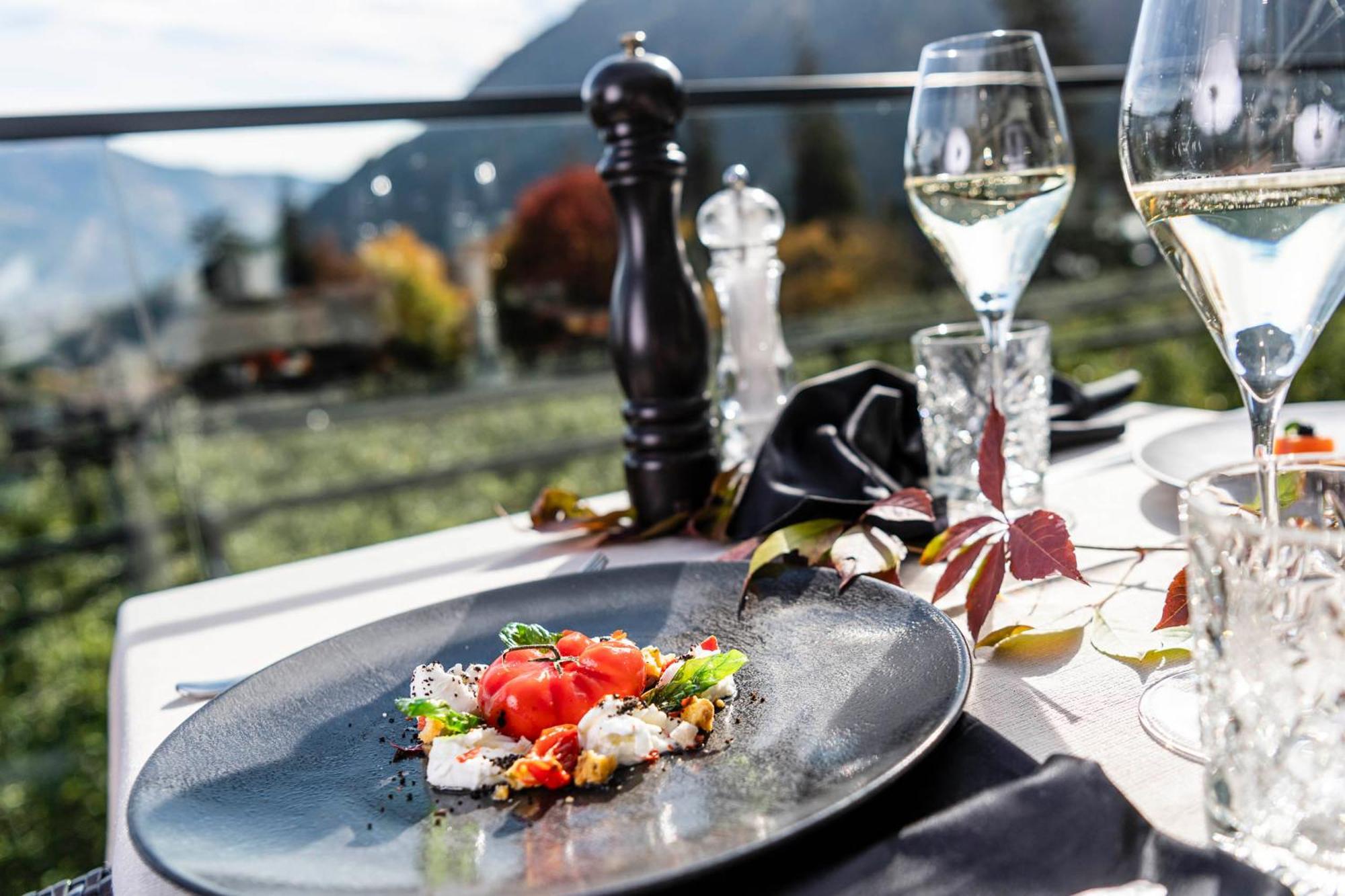 Wellfeeling Hotel AVIDEA Algund Buitenkant foto