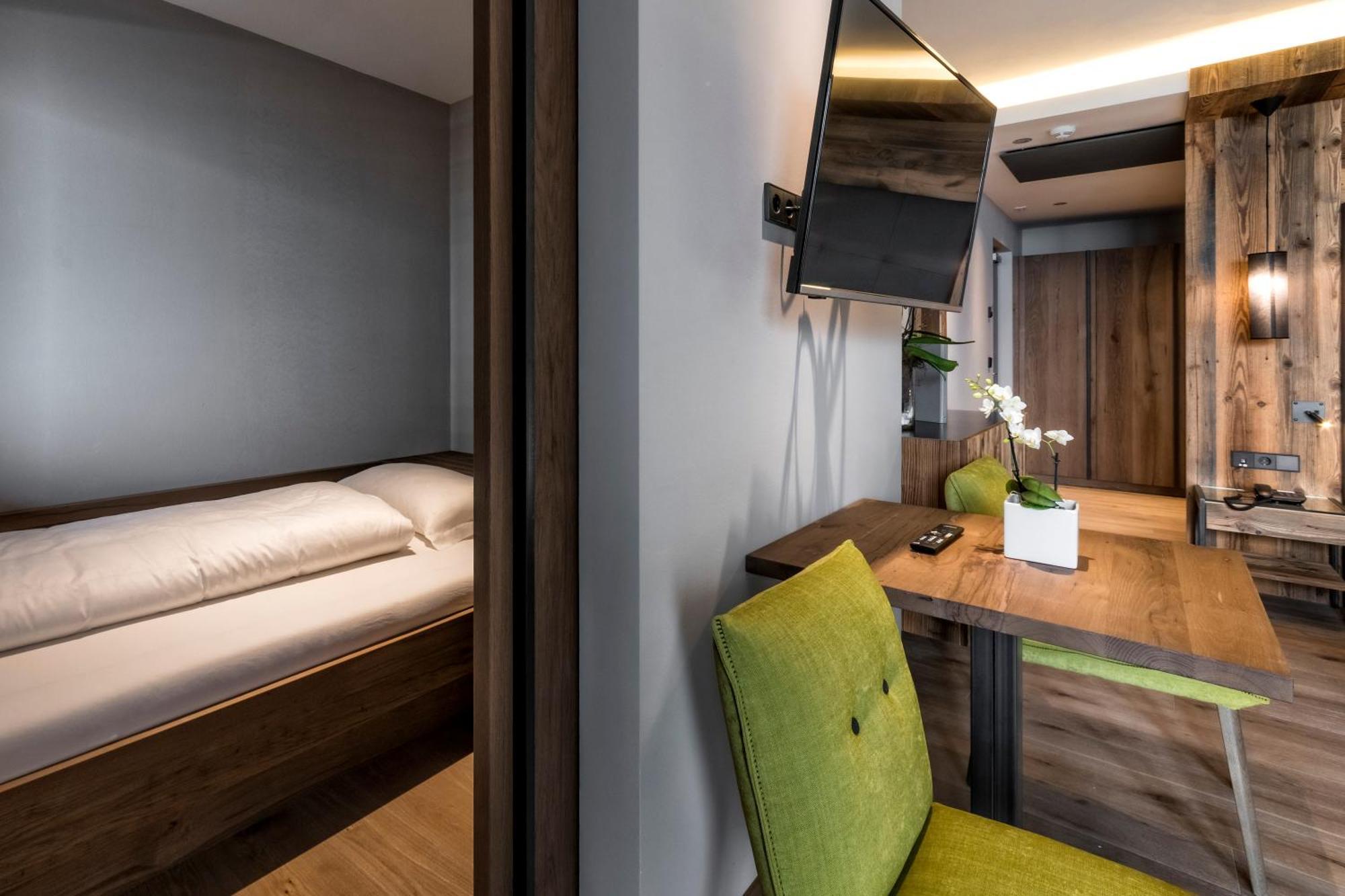 Wellfeeling Hotel AVIDEA Algund Kamer foto