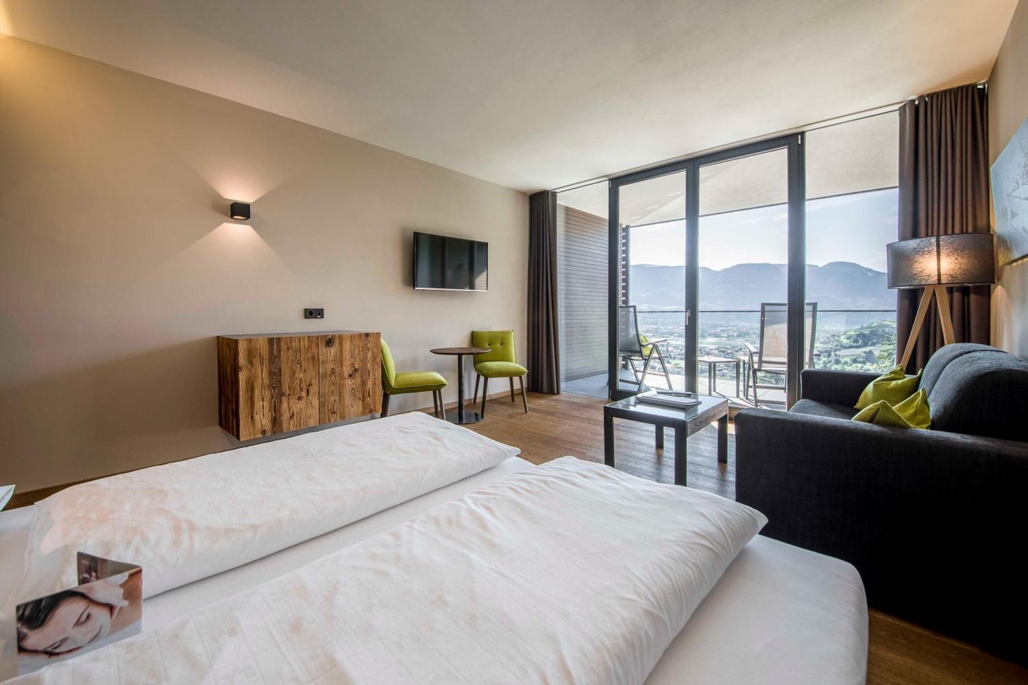 Wellfeeling Hotel AVIDEA Algund Buitenkant foto