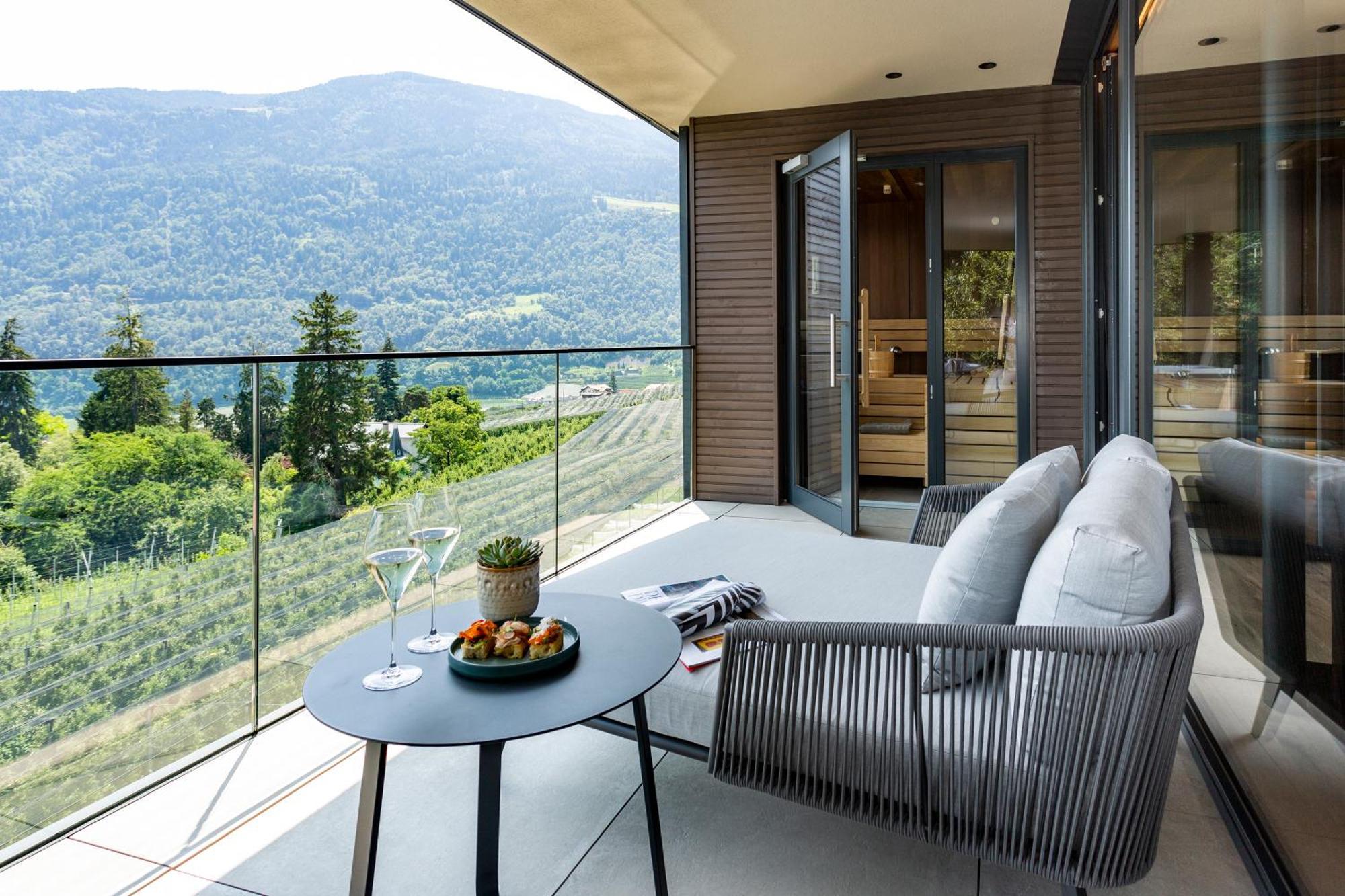 Wellfeeling Hotel AVIDEA Algund Buitenkant foto